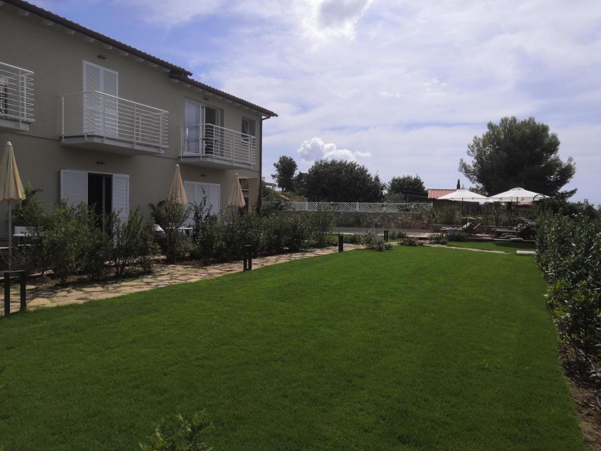 Stile Libero B&B Lacona Bagian luar foto