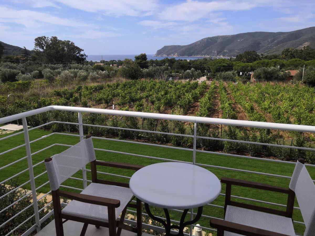 Stile Libero B&B Lacona Bagian luar foto