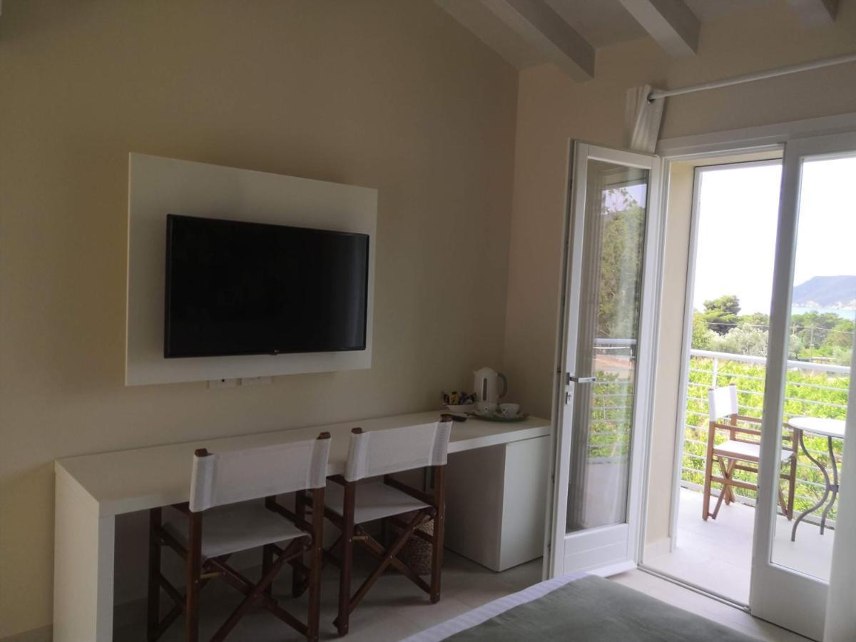 Stile Libero B&B Lacona Bagian luar foto
